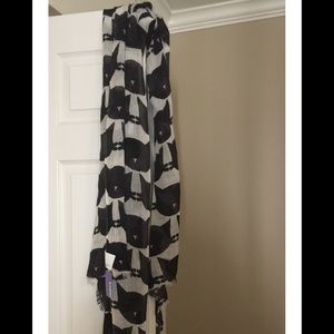 Black kitty scarf.